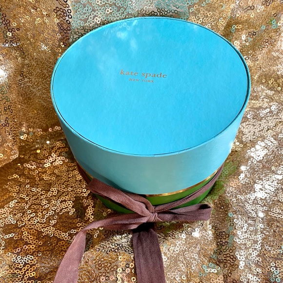 Kate Spade Box - Picture 2 of 16